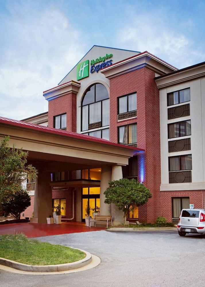 Holiday Inn Express & Suites Greenville-Downtown By Ihg Экстерьер фото