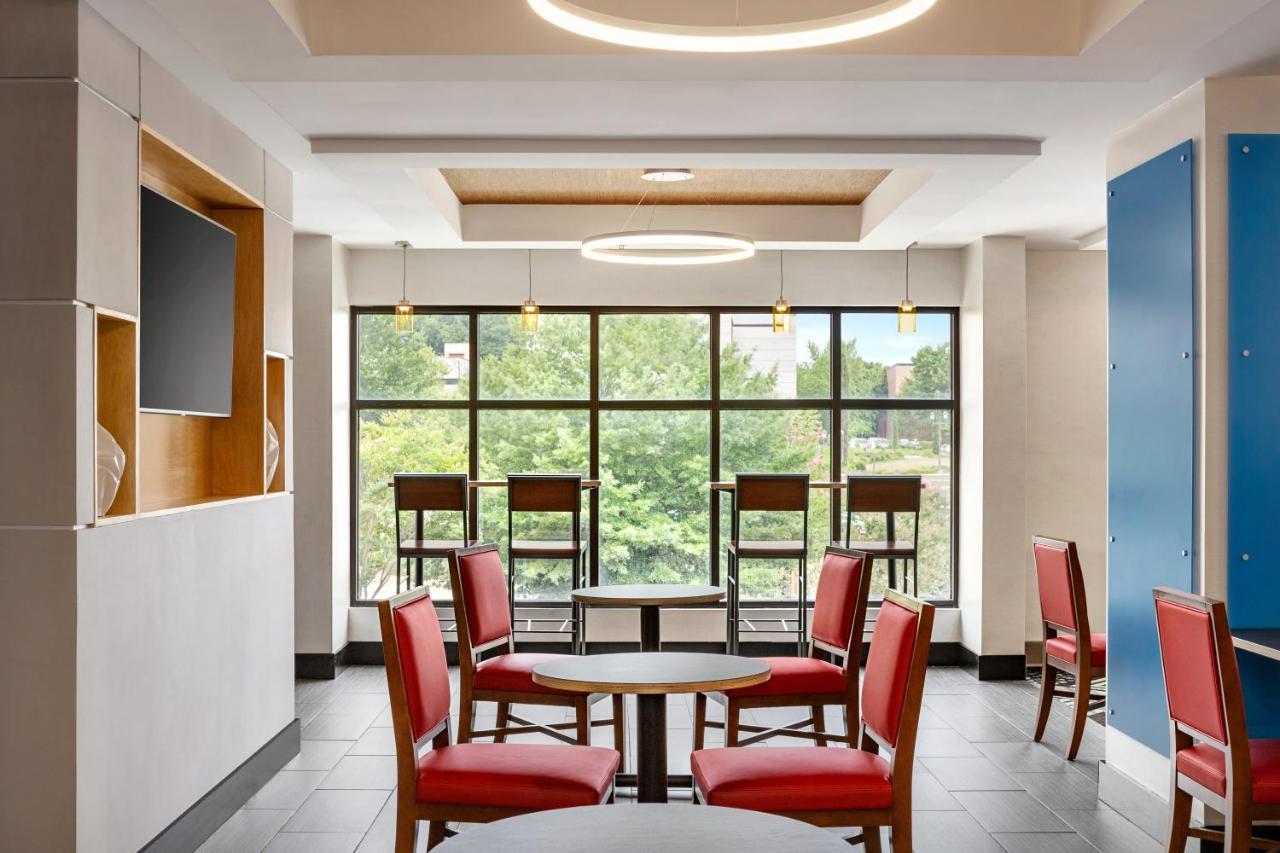 Holiday Inn Express & Suites Greenville-Downtown By Ihg Экстерьер фото
