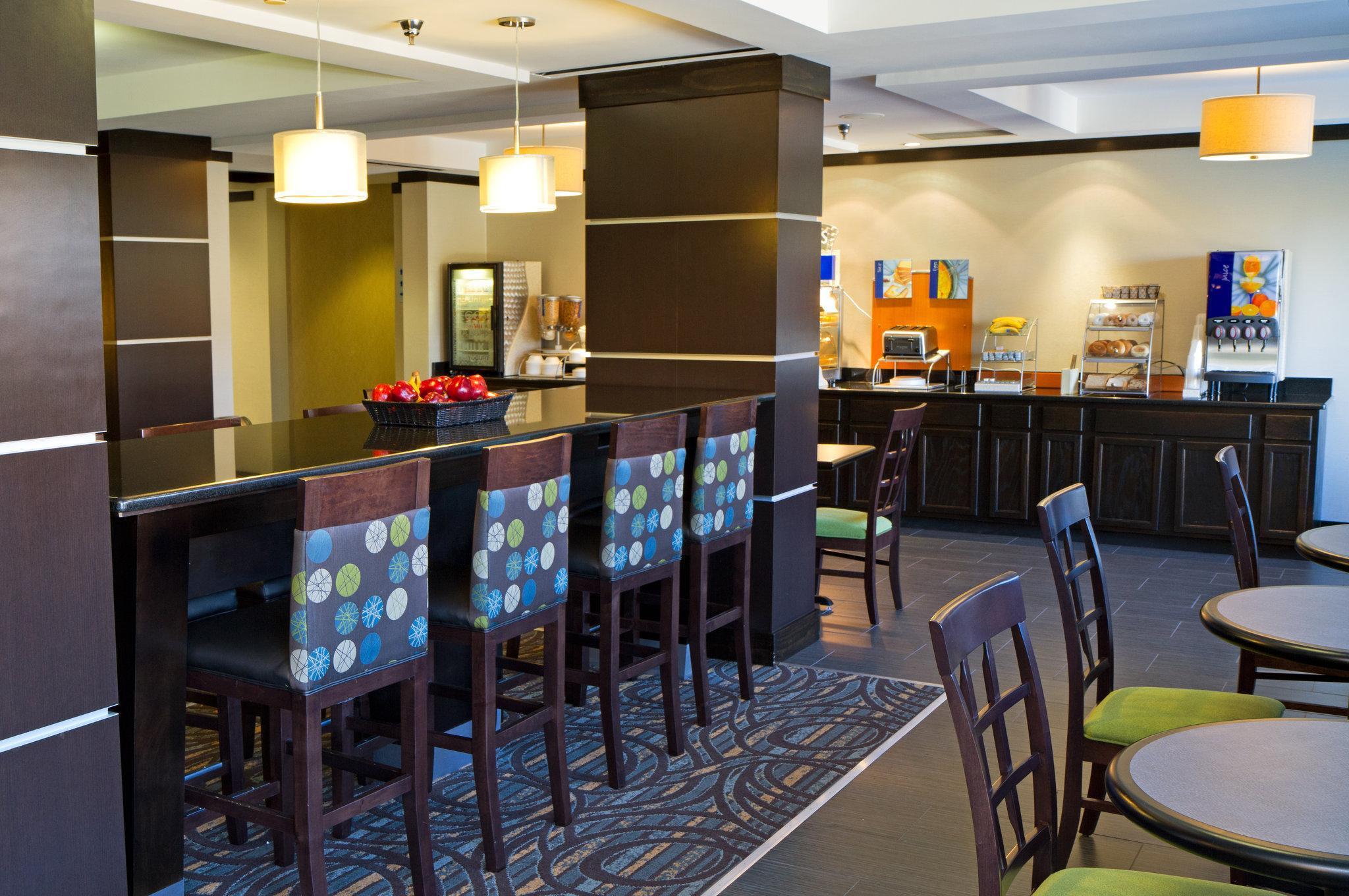 Holiday Inn Express & Suites Greenville-Downtown By Ihg Экстерьер фото