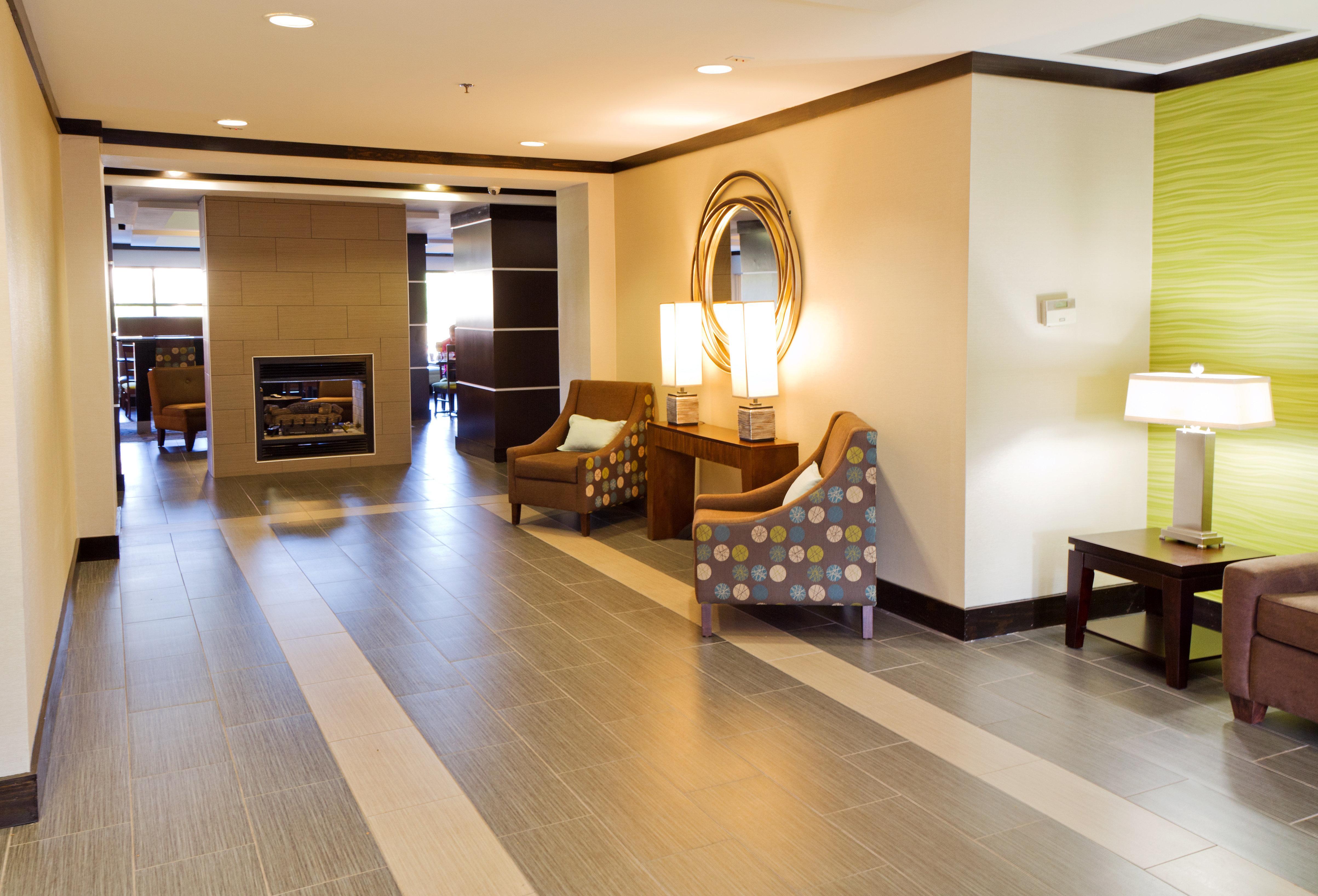 Holiday Inn Express & Suites Greenville-Downtown By Ihg Экстерьер фото