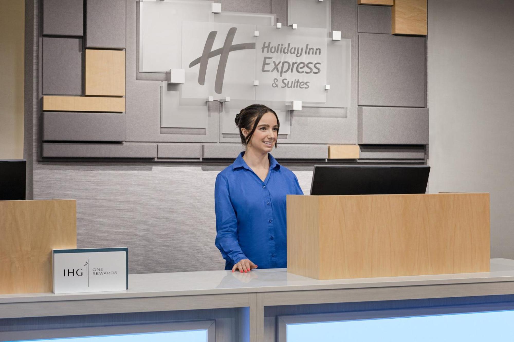 Holiday Inn Express & Suites Greenville-Downtown By Ihg Экстерьер фото