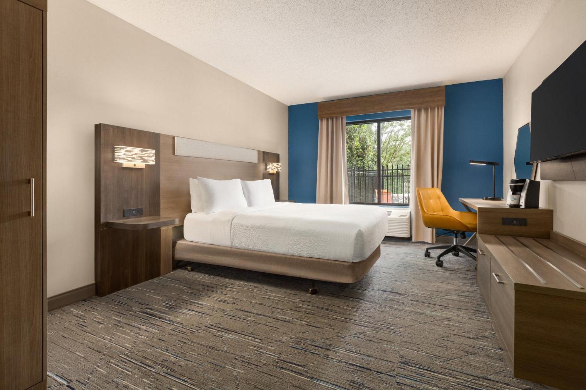 Holiday Inn Express & Suites Greenville-Downtown By Ihg Экстерьер фото